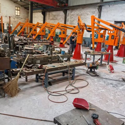 Для яких продуктів може бути використаний маніпулятор для лиття?